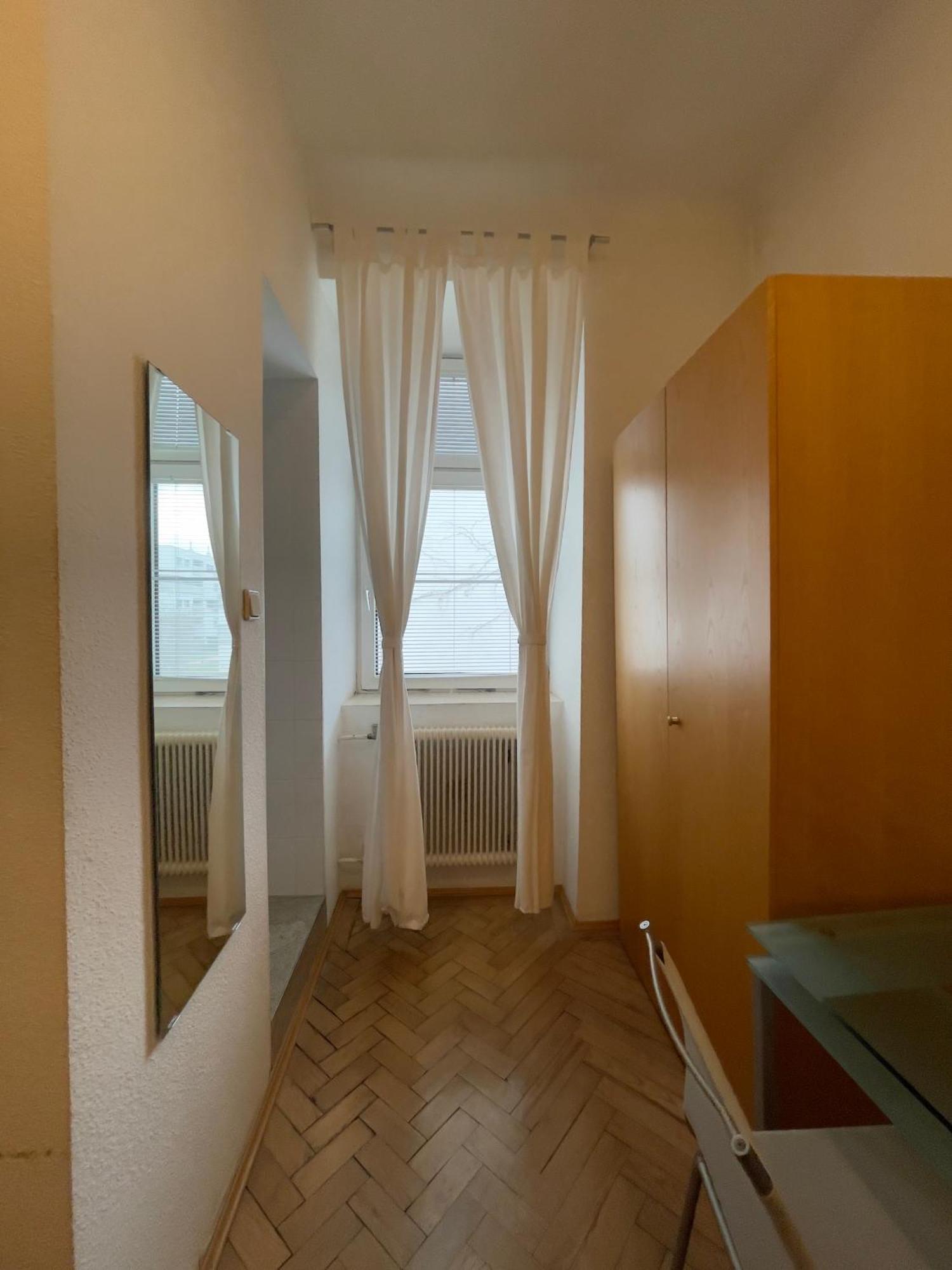Hotel Wiener Kindl ภายนอก รูปภาพ